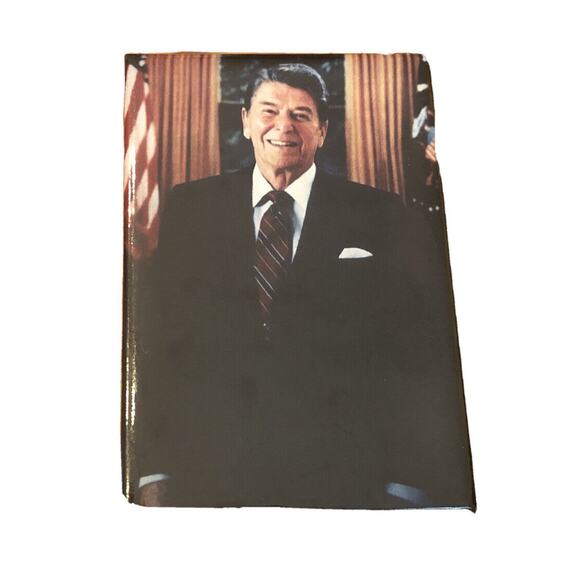 Vintage Presidenta Ronald Reagan Magnet 3x2 Inch Vertical - Picture 1 of 3